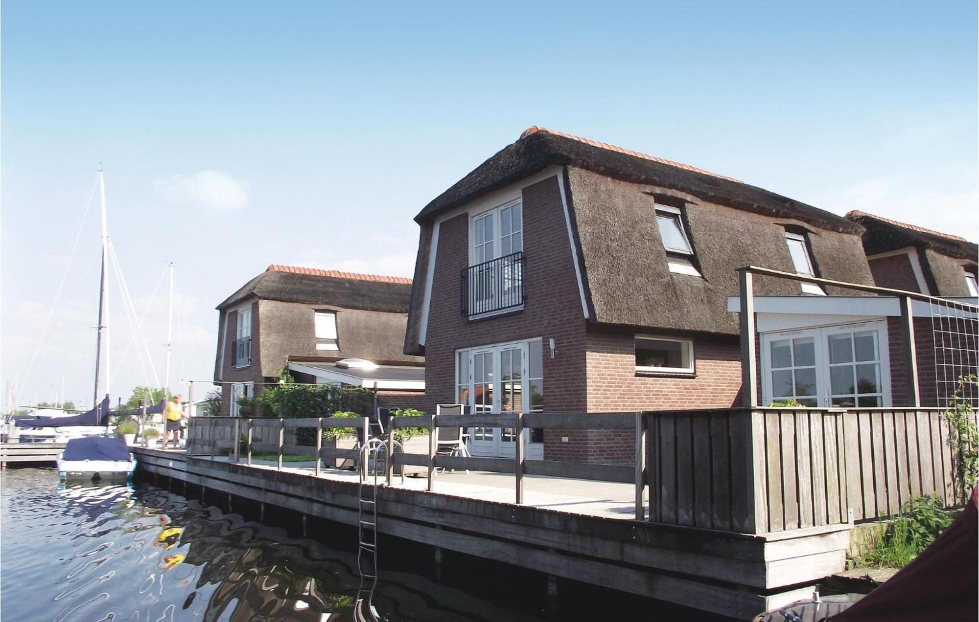 Beautiful Home In Breukelen With Wifi Exterior photo